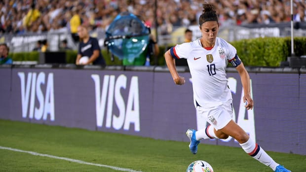 carli_lloyd_goes_off_in_philly_during_victor_tour.jpg